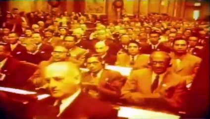 Juana de Ibarborou hablando en la Asamblea General de la UNESCO (1951) y la despedida del pueblo uruguayo a su última morada (1979)