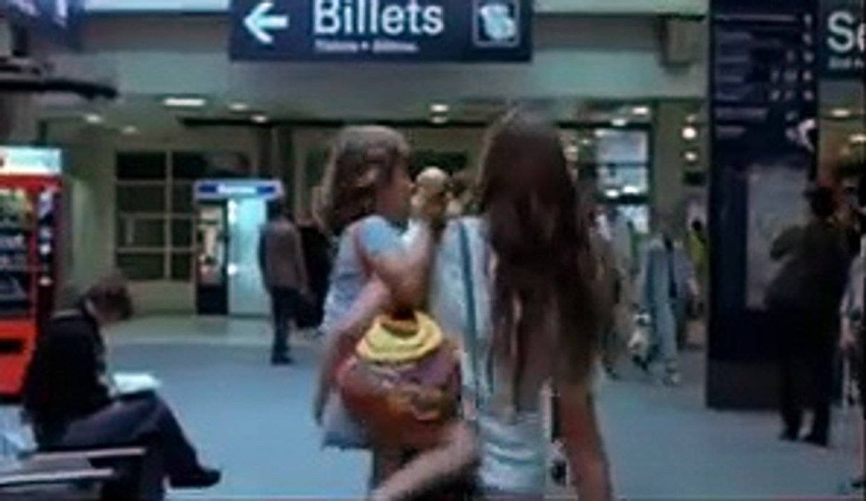 NON MA FILLE, TU N'IRAS PAS DANSER - Bande annonce