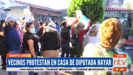 Vecinos protestaron en la casa de la diputada Nayar exigiendo que trabaje por la salud
