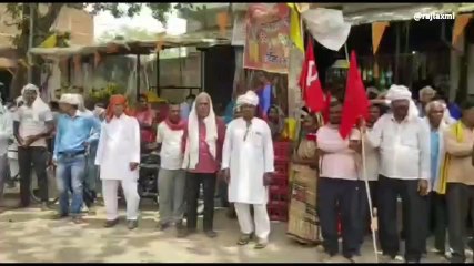 सिवान: अंबेडकर चबूतरा तोड़े जाने के विरोध में माले ने निकाला विरोध मार्च, देखें वीडियो