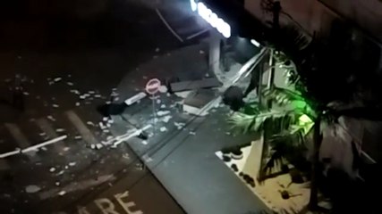 Morador filma ação de assaltantes e o momento da segunda explosão em agência de Nova Santa Rosa