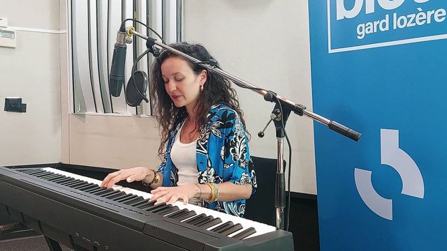 Le live France Bleu Gard Lozère reçoit Cynthia LEONE - Stéréo (version acoustique )