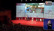 Ayanta Barilli lee el discurso de su padre, Fernando Sánchez-Dragó en los Premios Castilla y León