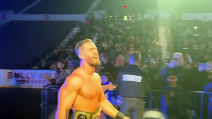 Austin Theory vs Seth “Freakin” Rollins U.S. Title Full Match - WWE Live Holiday Tour