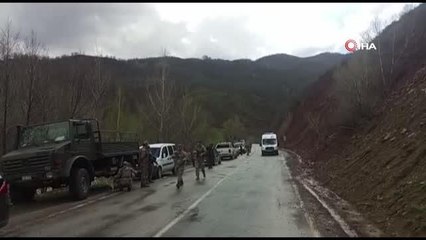 İçerisinde 3 kişinin bulunduğu araç Munzur Nehri'ne uçtu, arama çalışmaları sürüyor