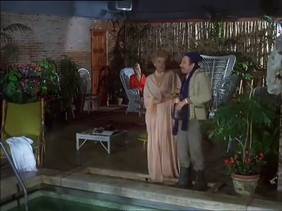 Renato Pozzetto Gloria Guida - Elpidio senta, ma lei gli innesti come li fa?...sempre molto a fondo - scene comiche divertenti dal film cult La casa stregata