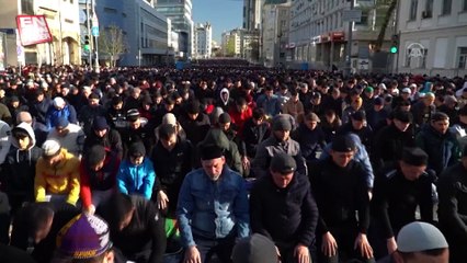 Rusya'da camiler bayram namazında doldu taştı
