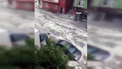 Adana'da kuvvetli yağış ve dolu sele neden oldu!