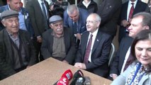 Kemal Kılıçdaroğlu, Adıyaman'ın Besni İlçesindeki Bir Kahvehanede Yurttaşlarla Çay İçip Sohbet Etti