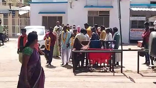 नीमच जिला अस्पताल से परिजन का आत्मा लेने पहुंचे लोग