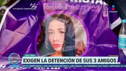Familia de Perla Cristal protesta en la Fiscalía CDMX con el ataúd de la joven