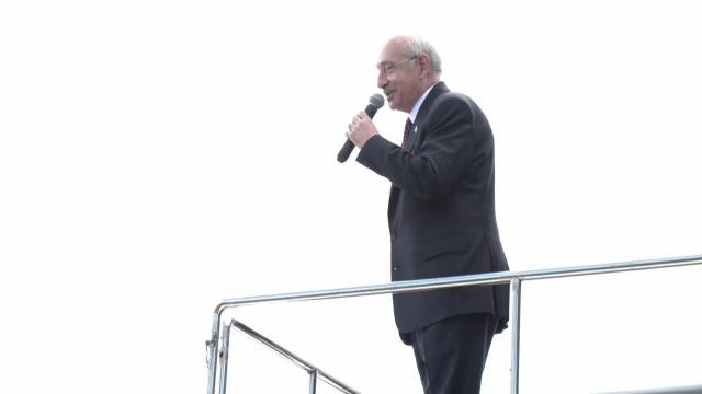 Kemal Kılıçdaroğlu, Adıyaman Besni'de Yurttaşlara Seslendi: Allah Aşkına Kul Hakkı Yiyenlere Bir Daha Oy Vermeyin. Size Hesap Verene Oy Verin