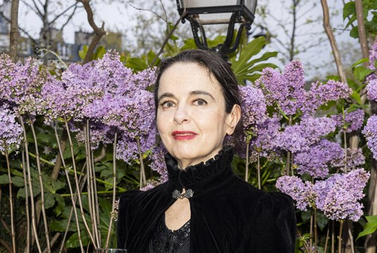 Amélie Nothomb : « Je me demande comment j’ai pu survivre, comment on peut encore m’aimer après tout ce temps »