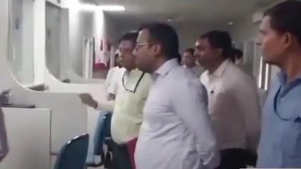 सिवान: जिला अधिकारी ने डीआरसीसी कार्यालय का किया औचक निरीक्षण