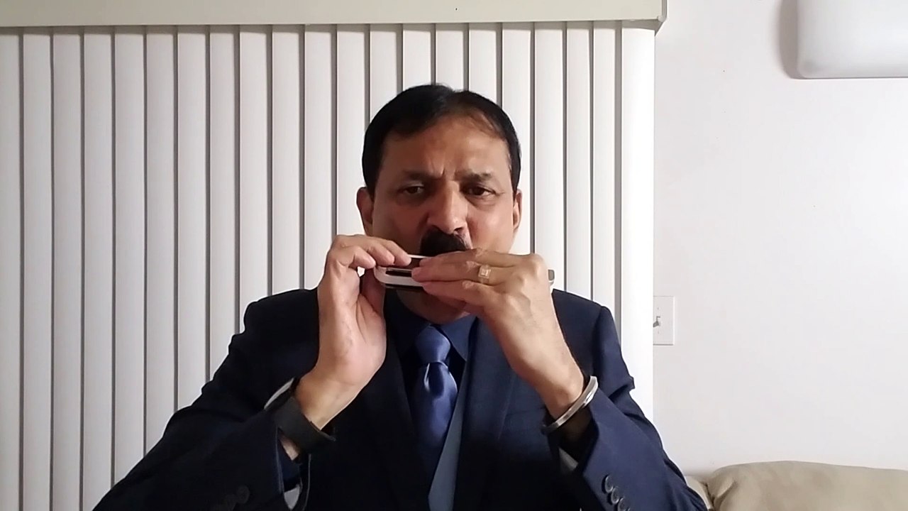 Zindagi Kaisi Hai Paheli - Film Anand 1971 on Harmonica Live Performance by Mukund Kamdar