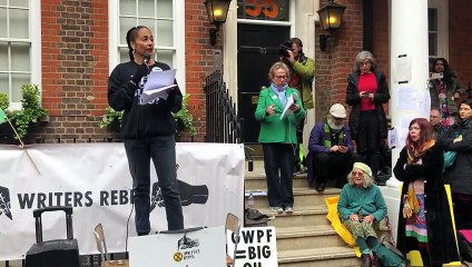 Author Zadie Smith addresses crowds at Tufton Street
