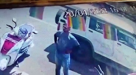 15 लाख रुपए  का बैग लेकर भागा बदमाश