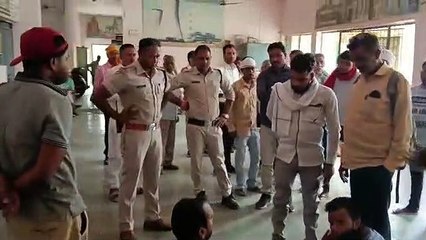 Dharna in Tehsil premises demanding removal of liquor shop from ward