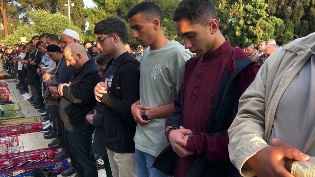 Muçulmanos celebram Eid al-Fitr, o fim do Ramadã