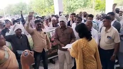 Forest workers united to stop the transfer of DFO