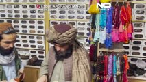 Los talibanes abarrotan las tiendas de perfumes con motivo del Eid al-Fitr en Kabul
