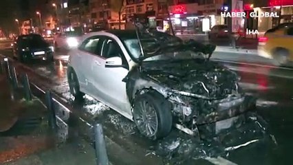 Şişli'de seyir halindeki otomobil alevler içinde kaldı