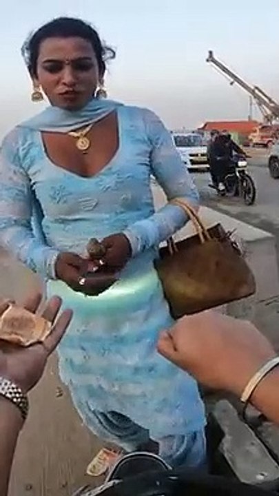 Inki Dua Sach Mai Lagti Hai ❤️ Road Line Kinar Women