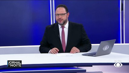 Viatura bate de propósito em carro na contramão