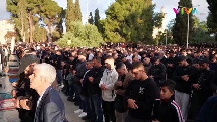 Warga Palestina Tumpah Ruah Salat Id di Masjid Al-Aqsa