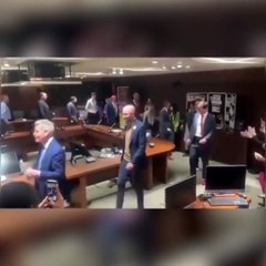 Kanada'da kadına şiddet' protestosu! Vekiller mecliste topuklu ayakkabı giyip yürüdüler