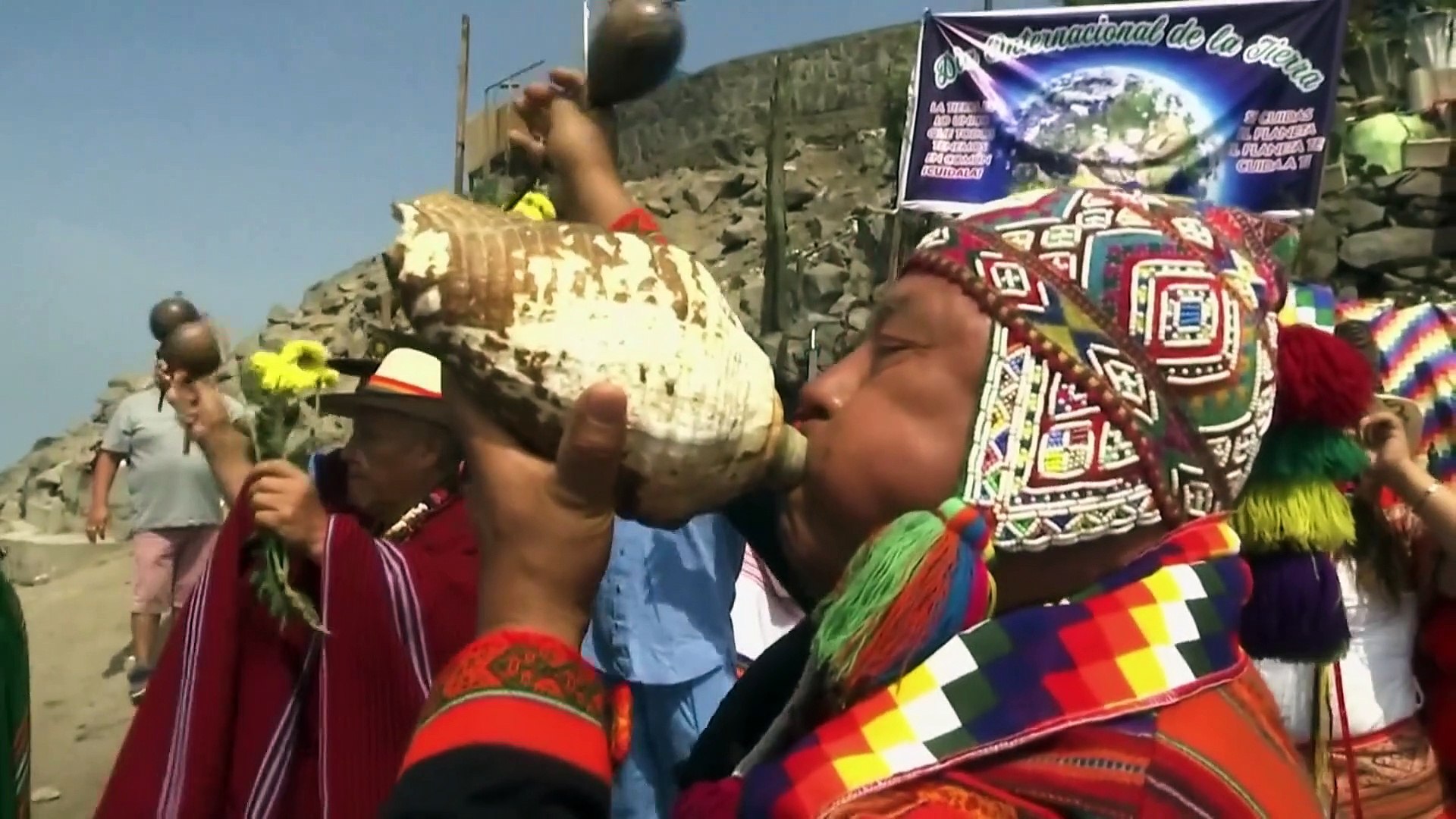 ⁣Peruvian shamans perform rituals on Earth Day