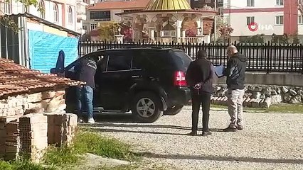 Çorum'da silahlı saldırı: Park halindeki araç kurşunlandı