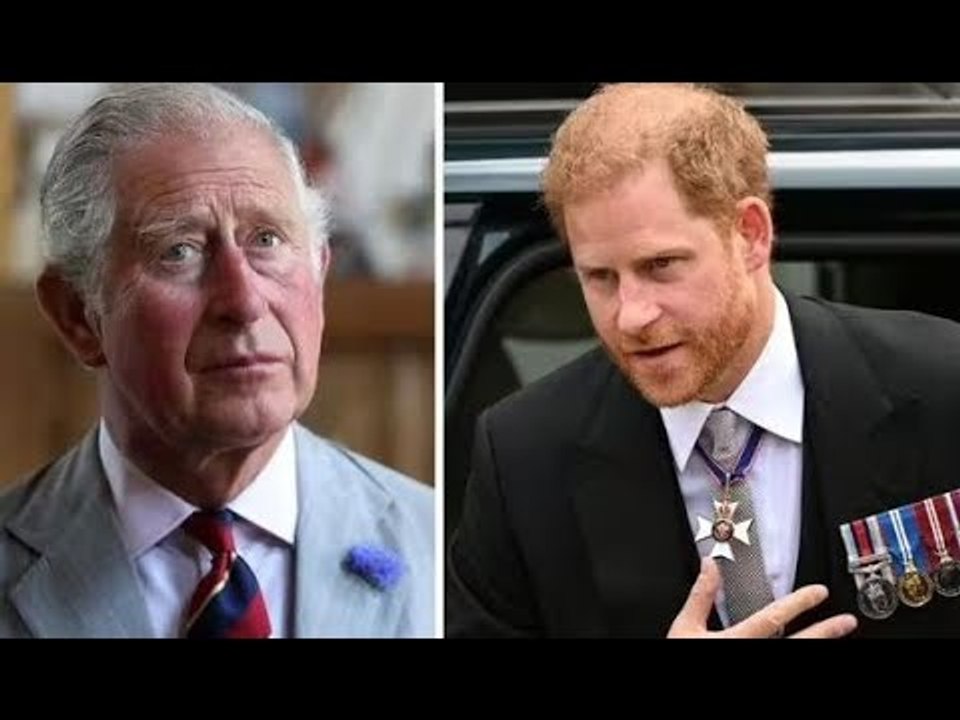 Le bref voyage du couronnement du prince Harry est un "énorme diss" pour la famille royale