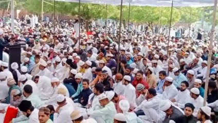 ईद पर नमाज अदा कर अमन चैन की दुआ