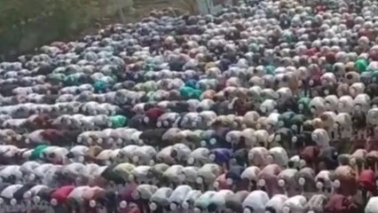 నిర్మల్: పోలీస్ బందోబస్తు నడుమ రంజాన్ ప్రార్థనలు