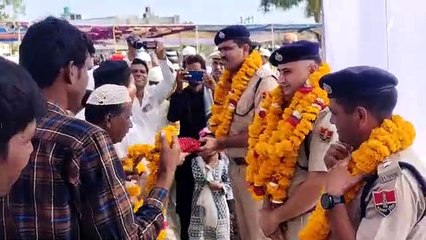 मस्जिदों में नमाज अदा की, देश में अमन और चैन की मांगी दुआ