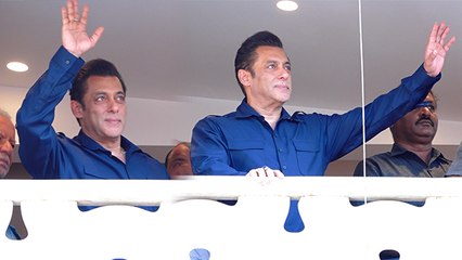 Eid 2023: Salman Khan का Galaxy Apartment Balcony से EID Wish FULL VIDEO | Boldsky