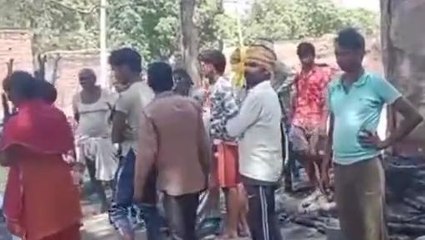 अयोध्या: आग के तांडव ने दस घरों को किया तबाह, दर्जनों बकरियां, सुअर मुर्गियां जलकर मरी