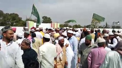 ईदगाह में हुई नमाज, सभी ने मांगी अमन-चैन की दुआ, एक-दूसरे को दी बधाई