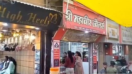 राजगढ़: &#039;अक्षय तृतीया&#039; पर बाजार में बरसा धन, सोने-चांदी के आभूषणों की हुई जमकर खरीददारी