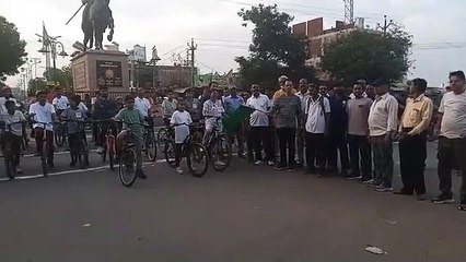 पृथ्वी दिवस : साइकिल रेस में युवाओं ने लिया हिस्सा, आमजन को किया जागरूक