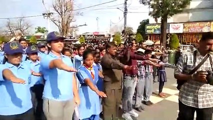 नदियों को शुद्ध रखने और पॉलीथीन से दूर रहने को ेसंकल्प दिलाया