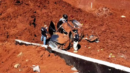 Carro cai dentro de buraco na BR-277 na noite de ontem e motorista só é encontrado morto nesta manhã