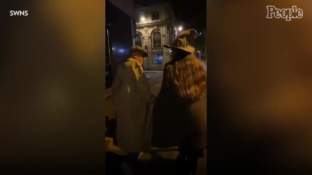 Man Dressed as Gandalf Bumps into Ian McKellen While on a Pub Crawl- Watch!