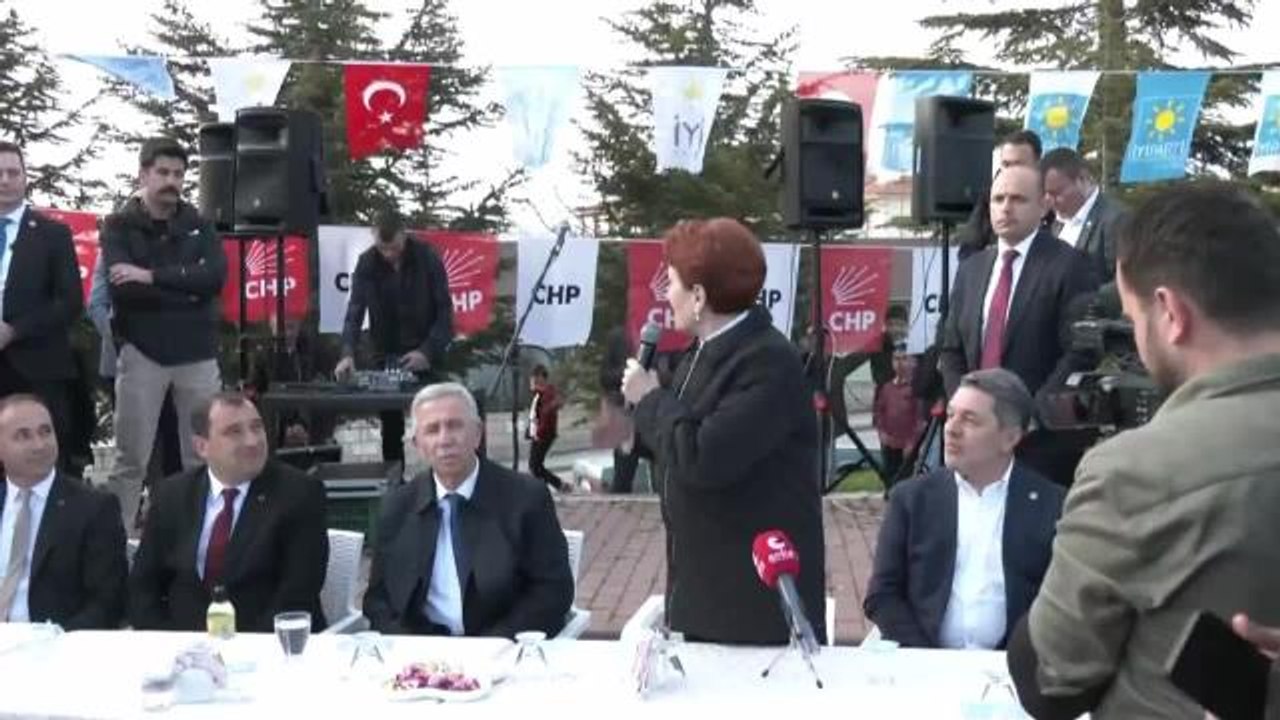 Akşener'den Erdoğan'a: "Bu Sol Elde PKK Var, Recep Bey. Bu Sağ Elinde de Hizbullah Var. Terör Örgütleri ile Berabersin"