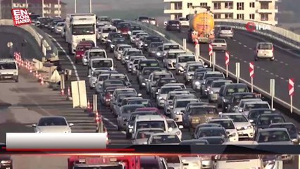 43 ilin geçiş güzergahında trafik kilit: Tatilciler dönüş yoluna geçti