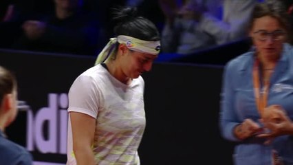 Stuttgart - Jabeur abandonne, Swiatek en finale