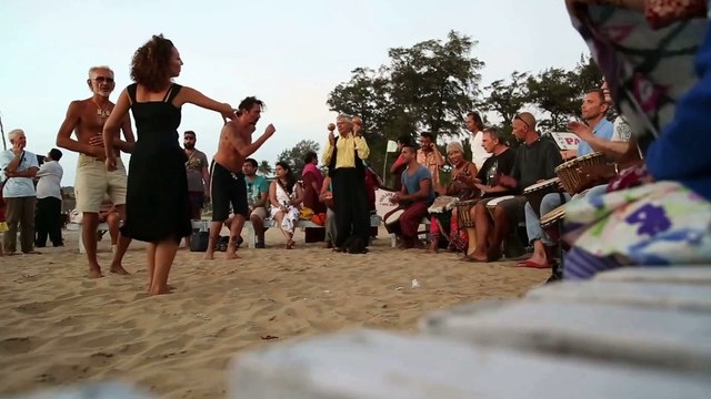 19) Pop Musique. Easy Lemon 30 Second. Pop. Optimiste. Kevin MacLeod