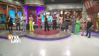 Ángel Castro le da tremenda 'chupada de pata' a Gina Pastor