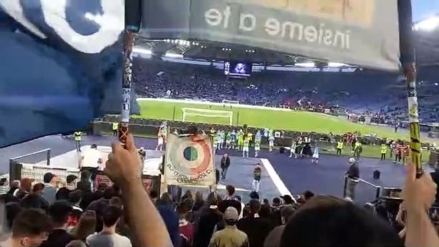 Lazio - Torino, squadra sotto la Nord dopo la sconfitta
